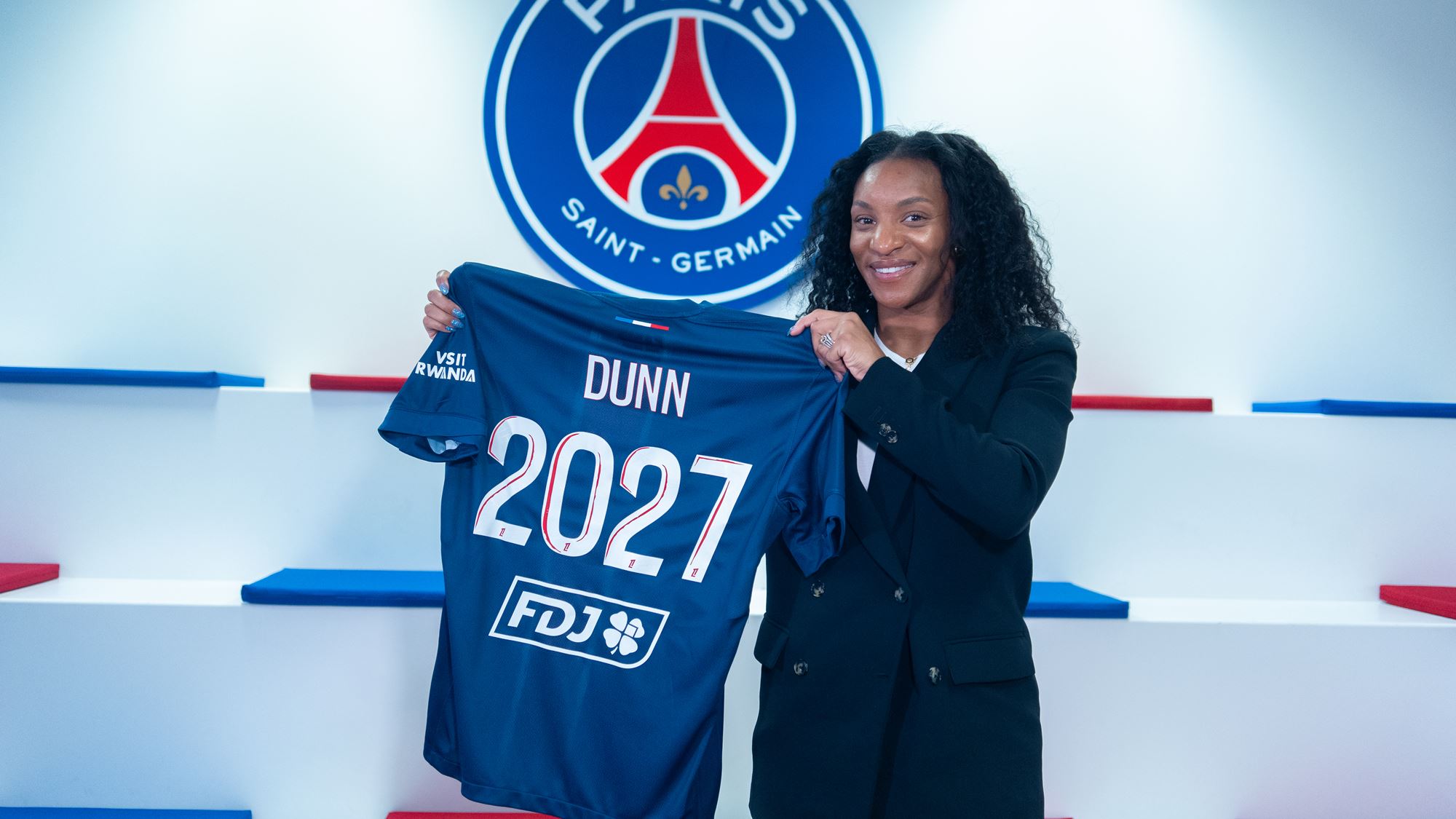 crystal-dunn-psg-officiel.jpg (156 KB)